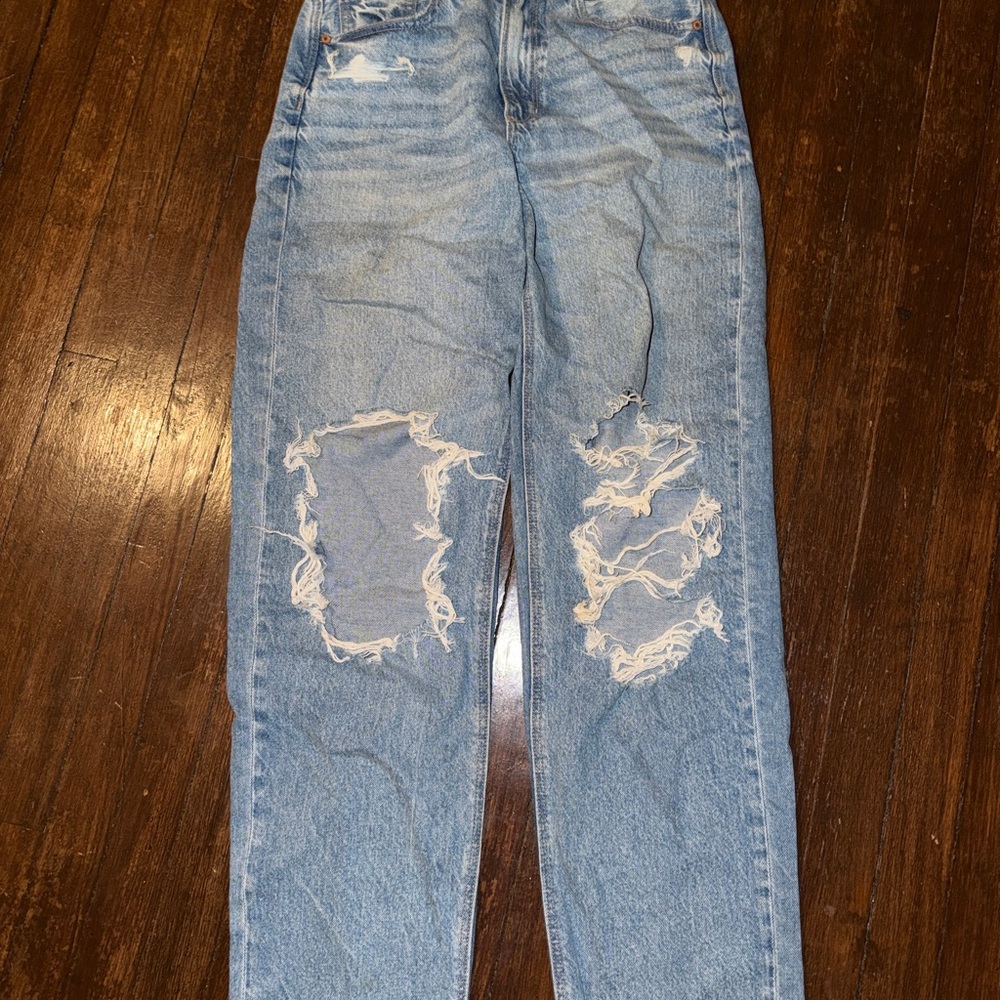 American Eagle Outfitters Light Blue Distressed Jeans